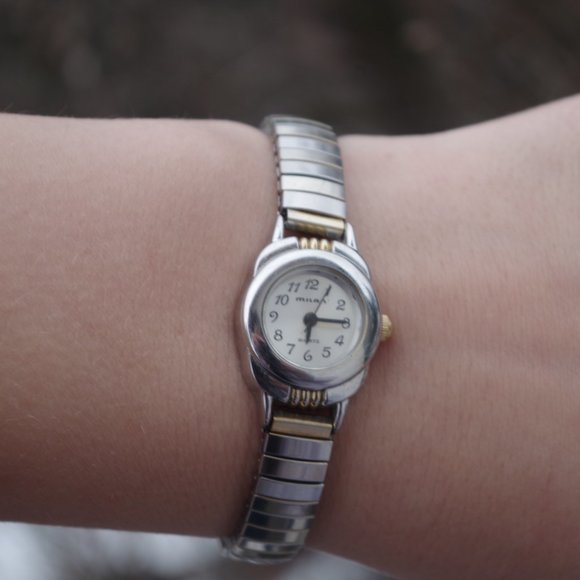 Vintage Milan Lady's Wrist Watch - Picture 6 of 6
